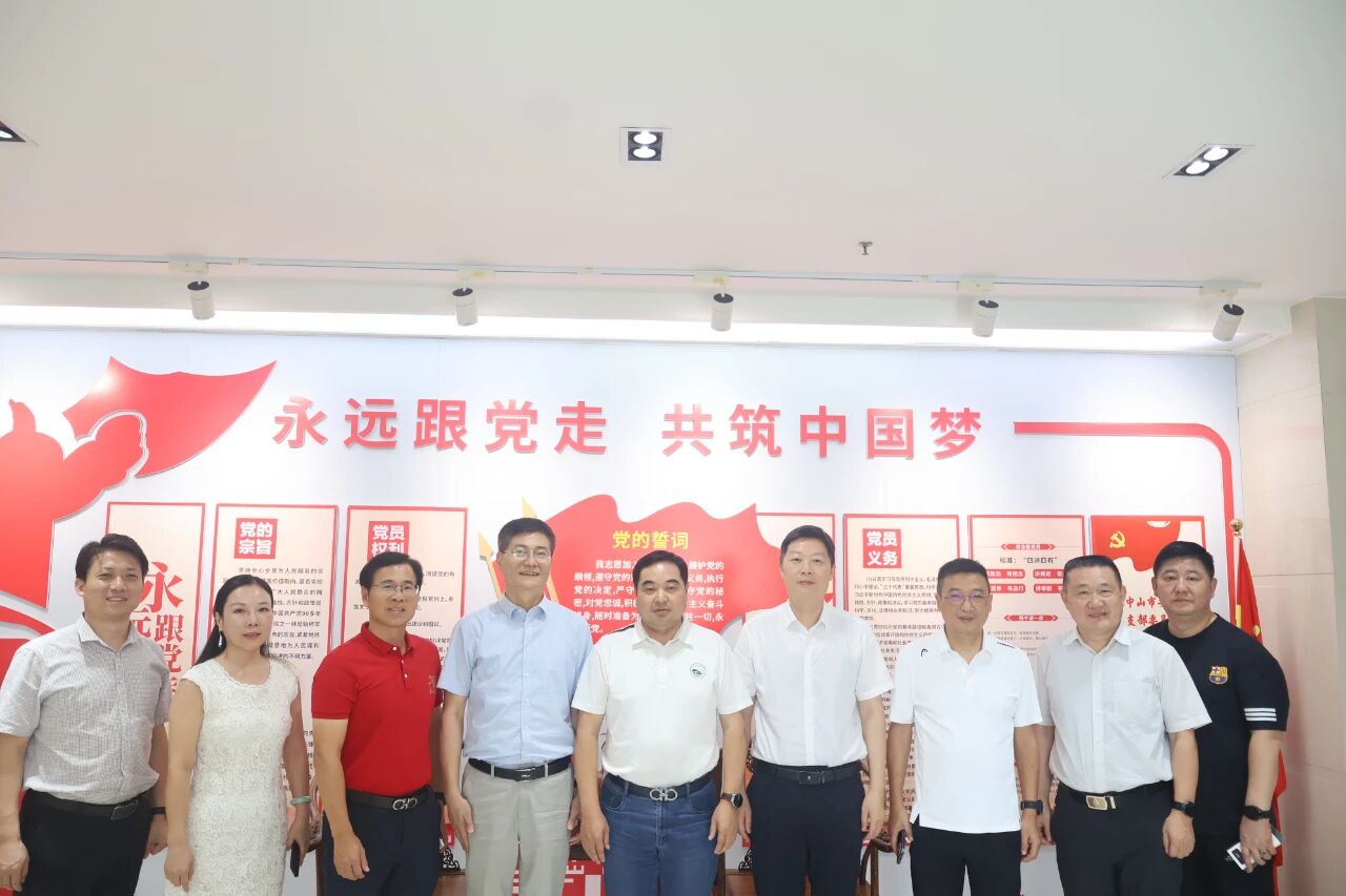 安徽省政府驻广州办事处党组书记、主任周志扬一行莅临中山市安徽商会指导工作并视察中山徽商大厦项目建设